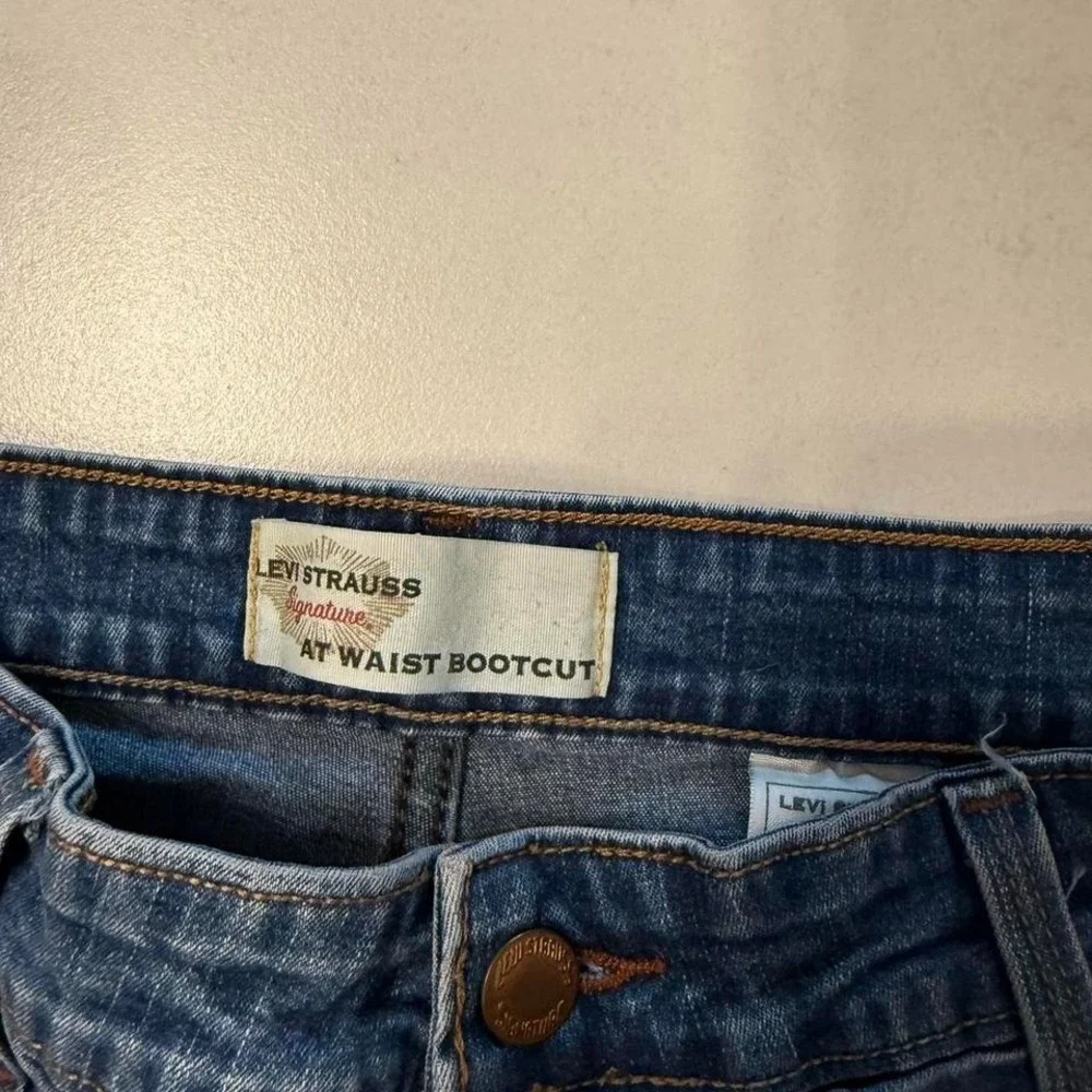 Levi Strauss Signature At-Waist‎ Bootcut Jeans – Women's 14M – Y2K Fit